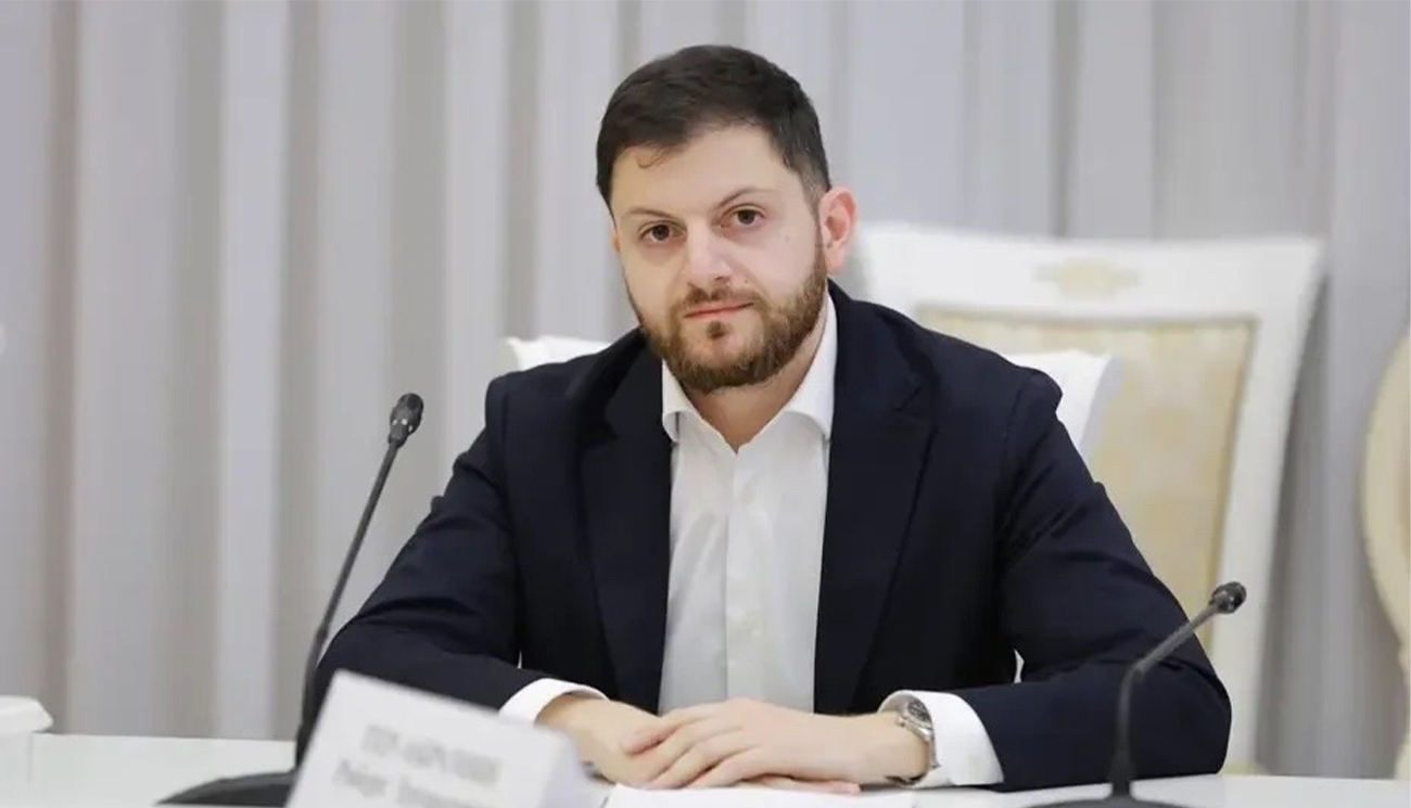 Сегодня свой День рождения отмечает исполнительный директор женской Суперлиги по футболу — Роберт Тер-Абрамян!